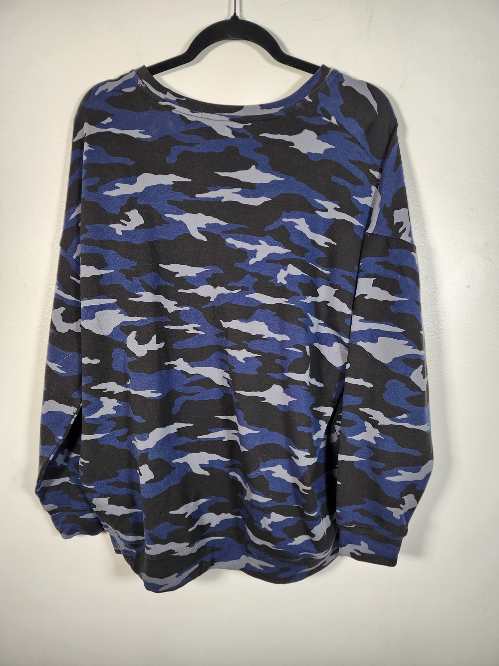 Athleta Woman'a Blue and Gray Camo Crewneck Size Large - Picture 3 of 5